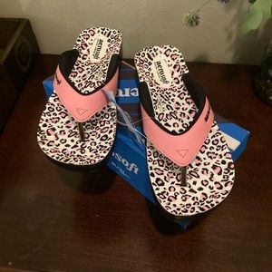 Aerosoft leopard print rubber sandals for women size 9